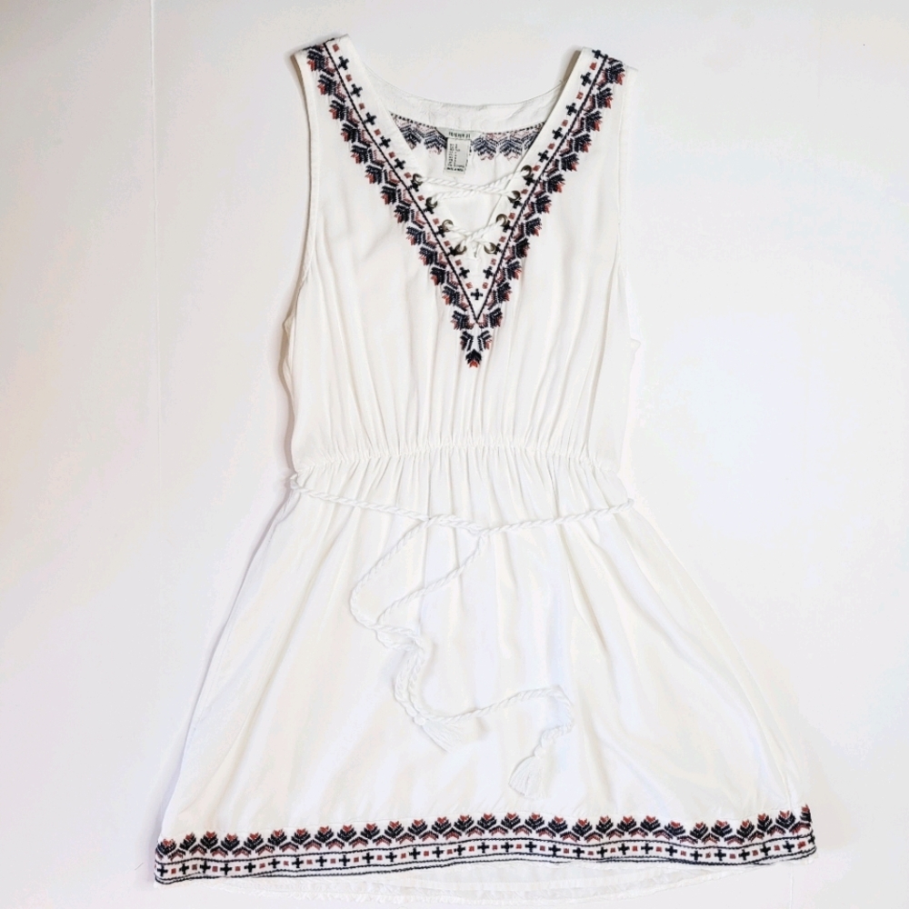 Forever 21 White Small Summer Dress